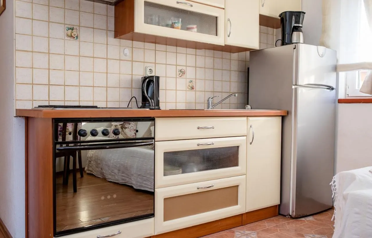 Apartments Vladimir 2836 Palit Guest house