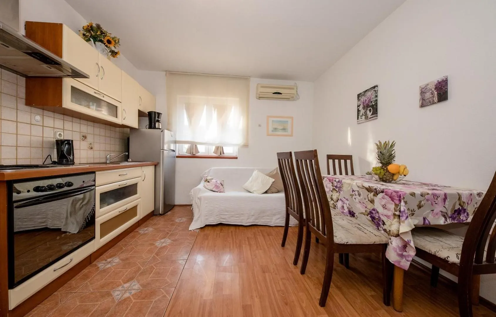 Apartments Vladimir 2836 Palit 3*,  Croatia
