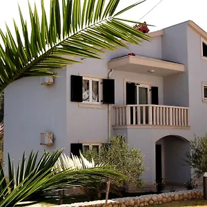 Apartment Rab, Palit